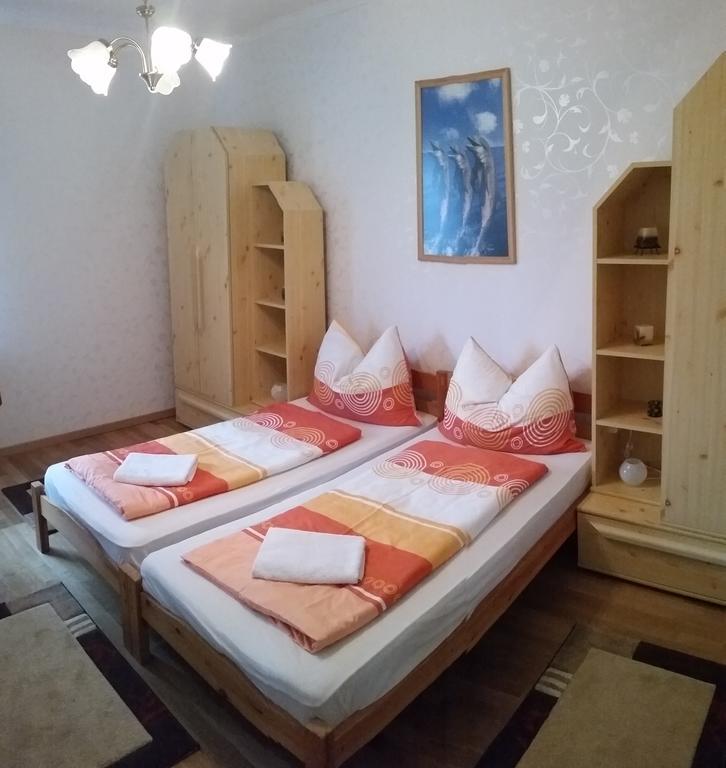 Fadora Apartman Tihany Zimmer foto