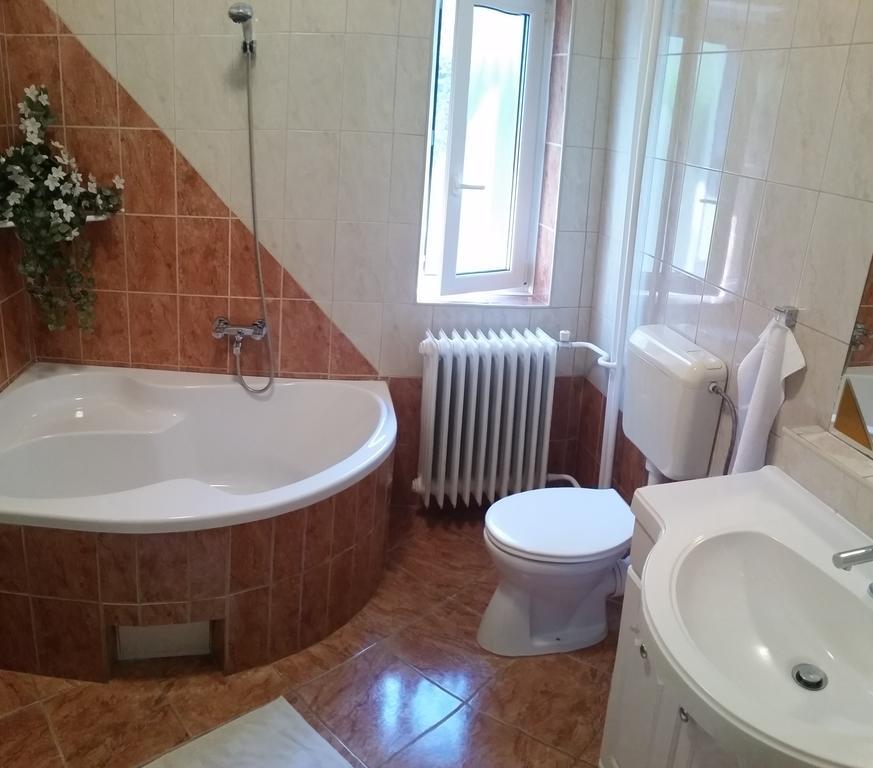 Fadora Apartman Tihany Exterior foto